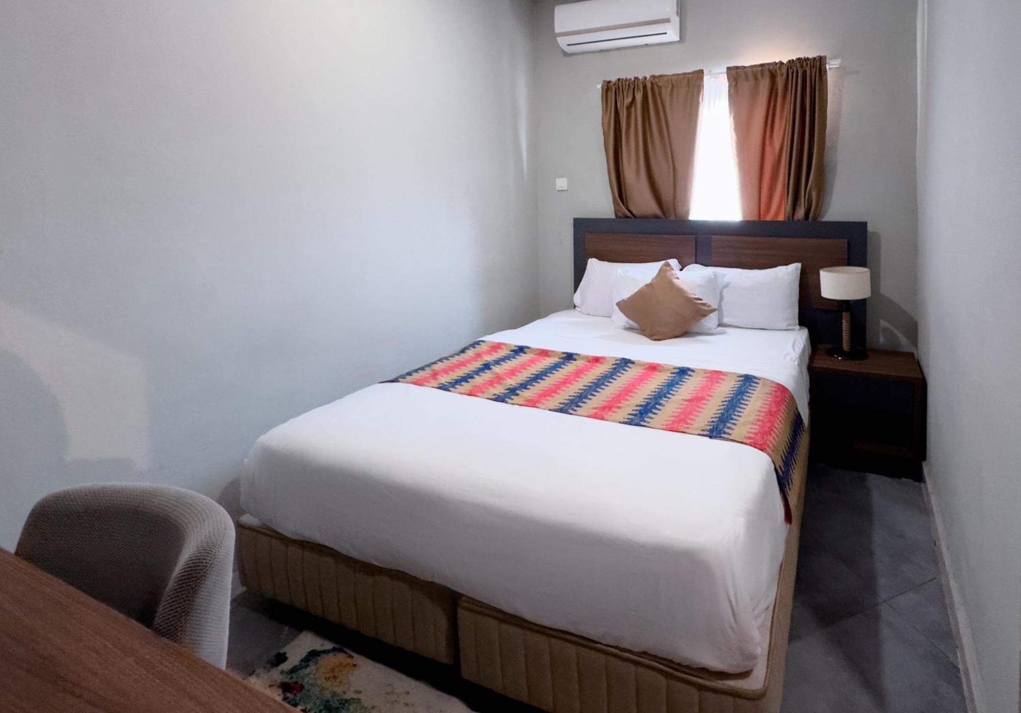 Euro Homes Hotel Accra Exterior foto