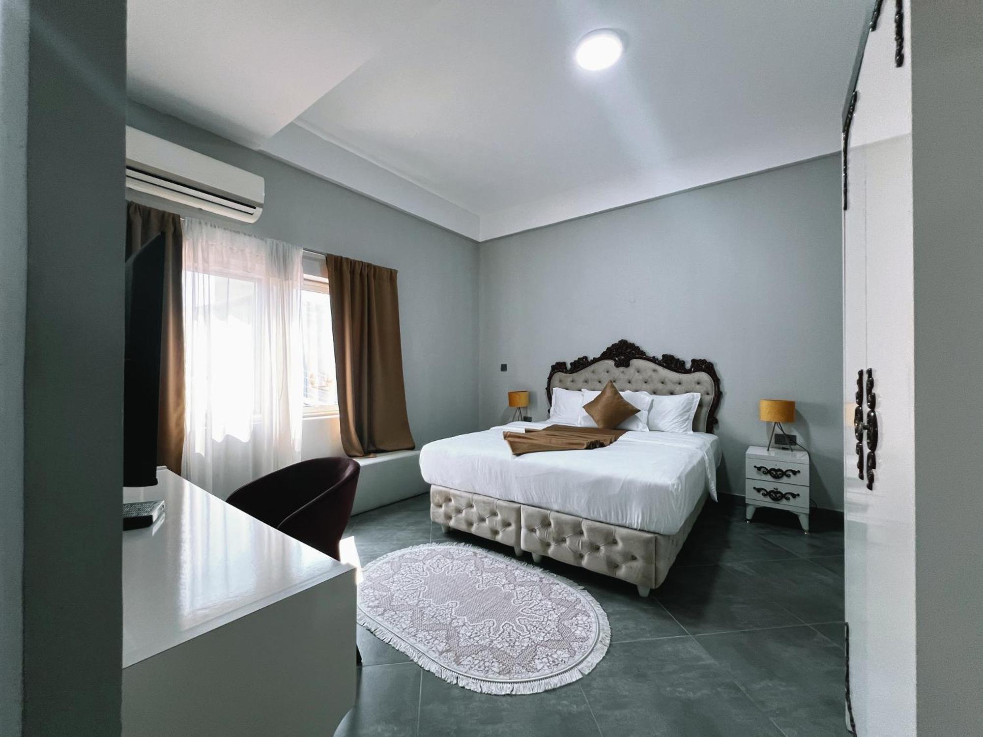 Euro Homes Hotel Accra Exterior foto